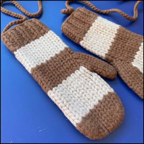 Marc Jacobs Knit Toque Hat Beanie with matching Mittens on String - unisex - Picture 3 of 7